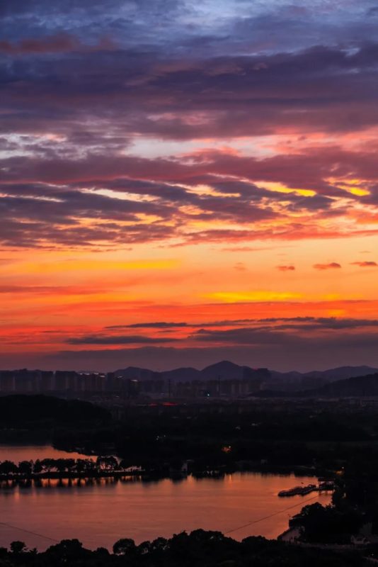 Shihu Lake Sunset